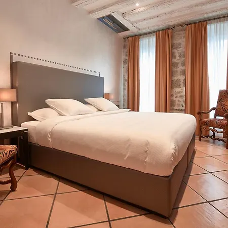 D'allèves 4*