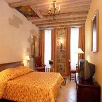 D'alleves Hotel 4*