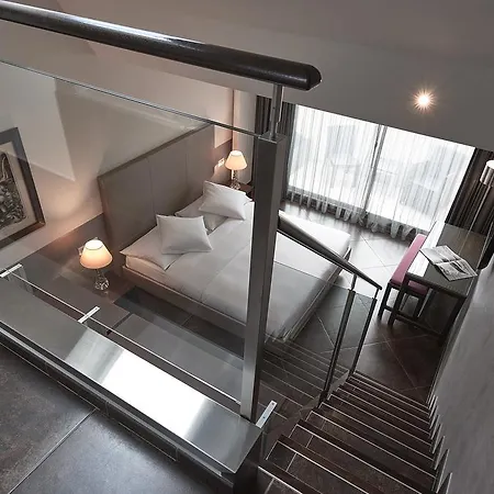 D'allèves Hotel 4*