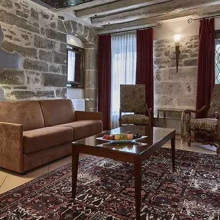 D'alleves Hotel 4*