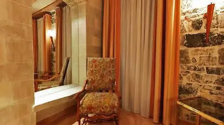 D'allèves Hotel