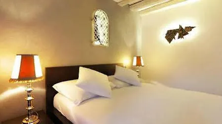 D'allèves Hotel 4*