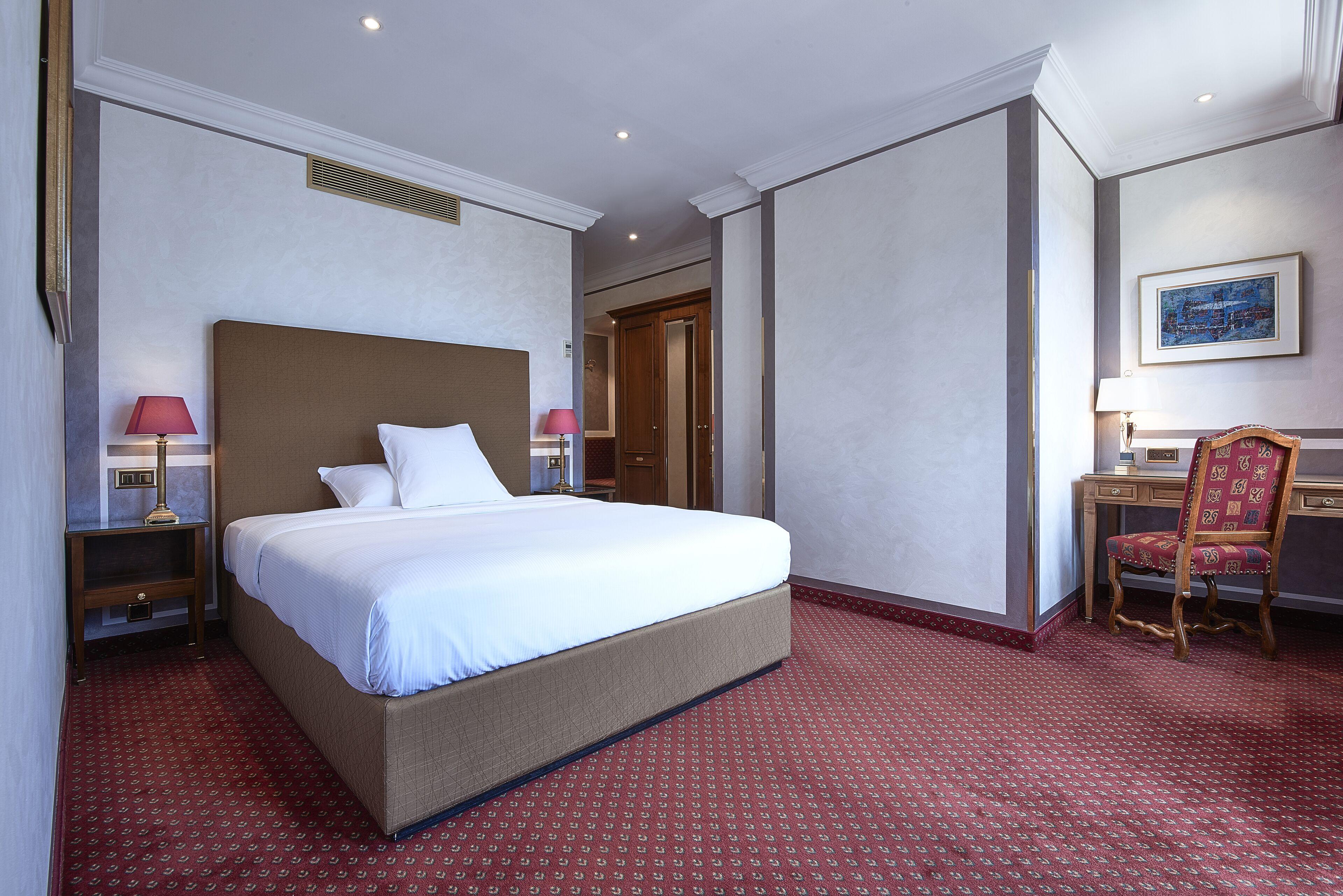 Hotel D'allèves 4*