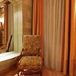 D'alleves Hotel