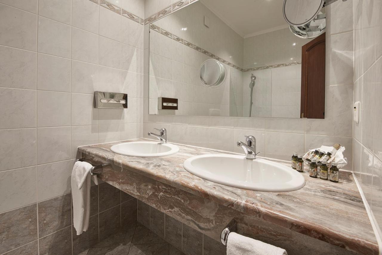 D'alleves Hotel 4*