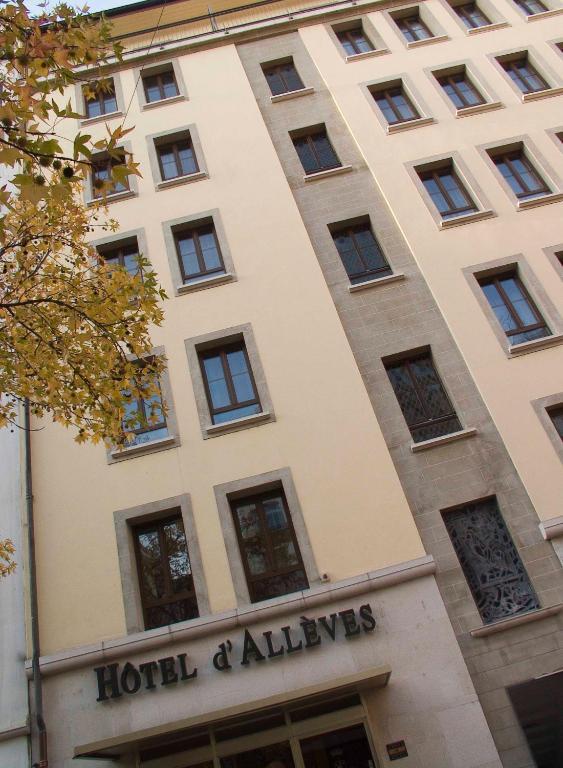 D'alleves Hotel